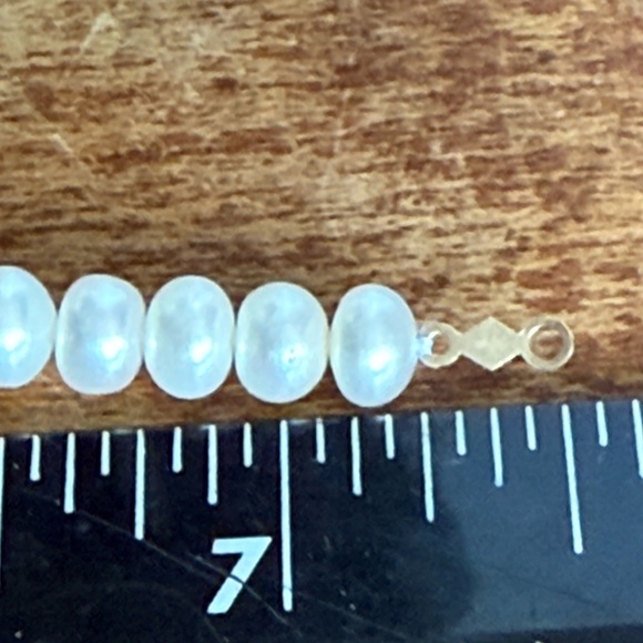 Elegant Cultured Pearl Botton Pearl Bracelet - Picture 7 of 8